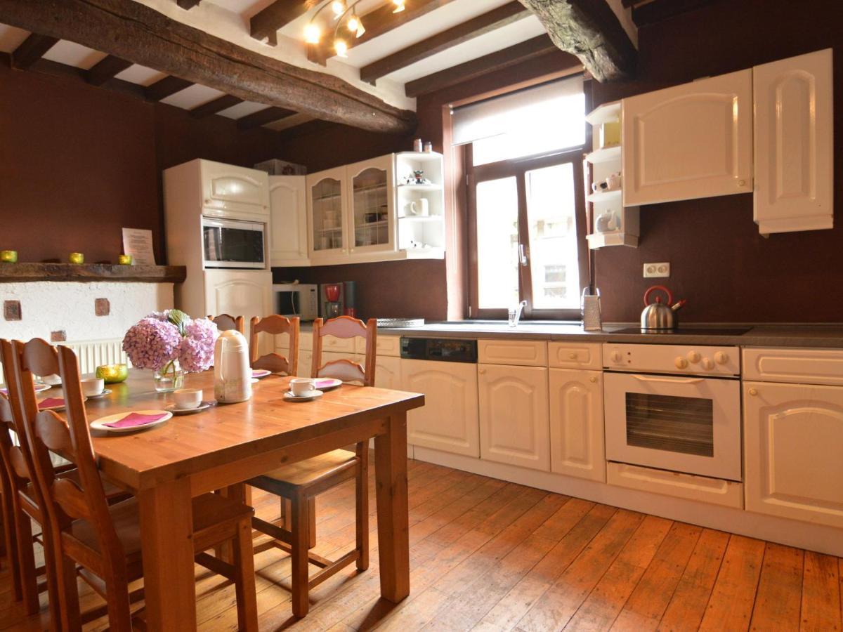 Spacious Holiday Home In Teuven With Garden 외부 사진