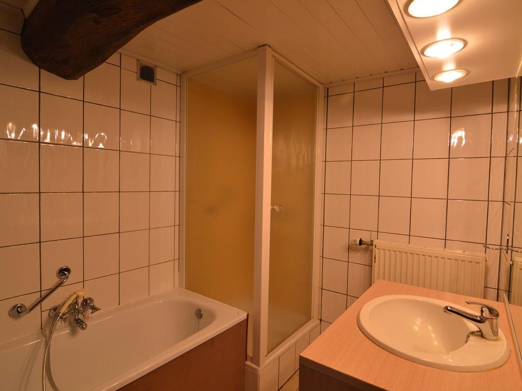 Spacious Holiday Home In Teuven With Garden 외부 사진